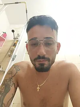 Queen1995 stripchat live cam model