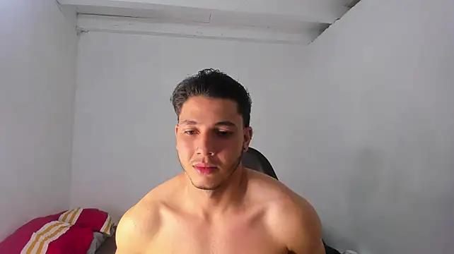 Maxx_valiant stripchat live cam model