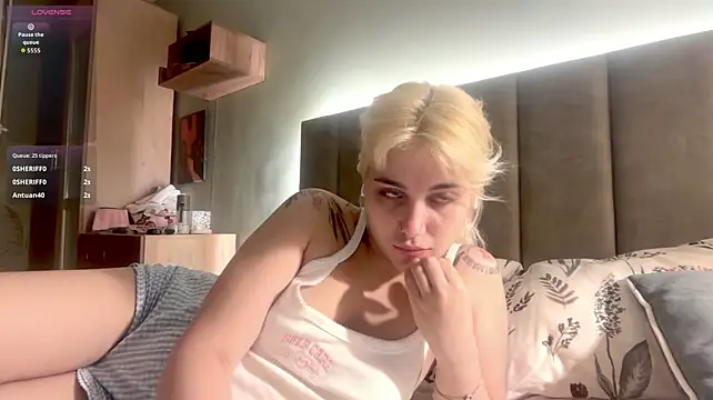 mxHazy stripchat live cam model