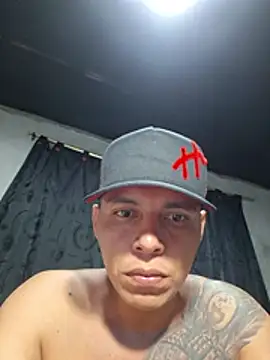 Andrezzz69 stripchat live cam model