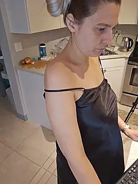 ScarletsWeb stripchat live cam model