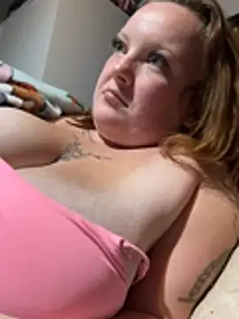 busty-bella1 stripchat live cam model