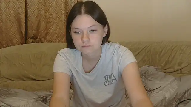 JessicaHolland1 stripchat live cam model