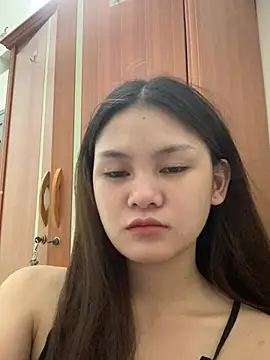 Weevi10 stripchat live cam model