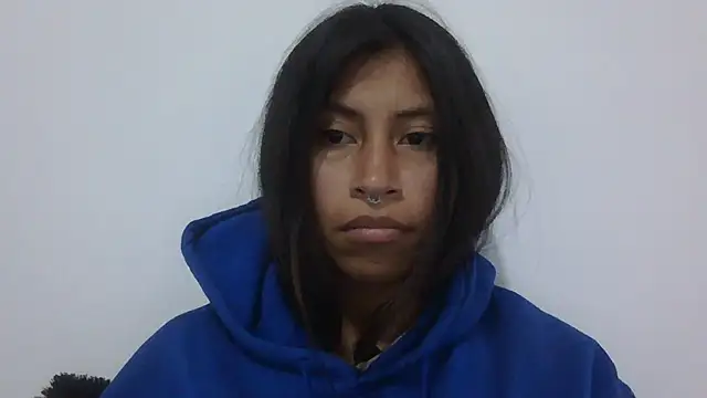 Pocahontas_Honey stripchat live cam model