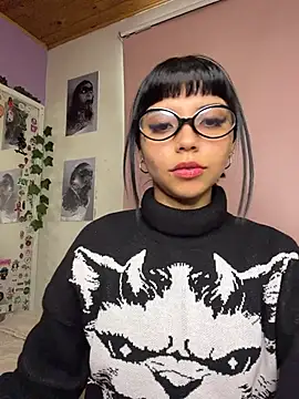 AlanaStormm stripchat live cam model