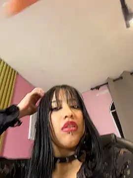 DarkCherryDoll stripchat live cam model