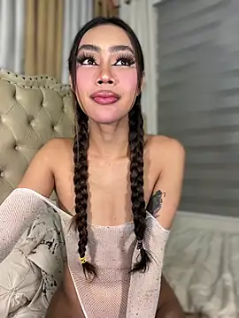 Innocent_yanixx69 stripchat live cam model