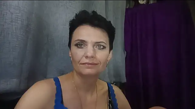 HotMamaQueen234 stripchat live cam model
