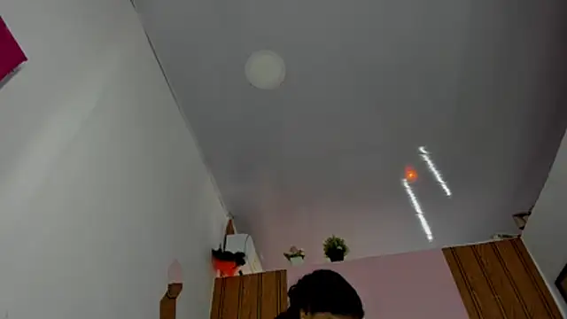 EllyBloom stripchat live cam model