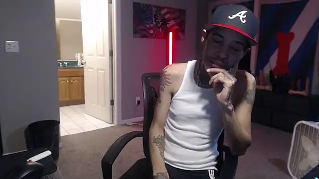 Michigan9000 stripchat live cam model