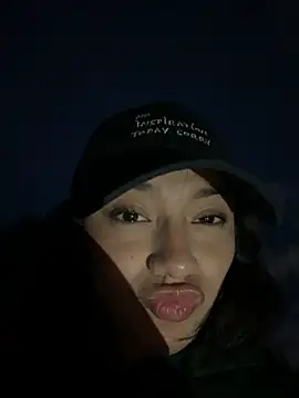 CocoaGigiMuse stripchat live cam model