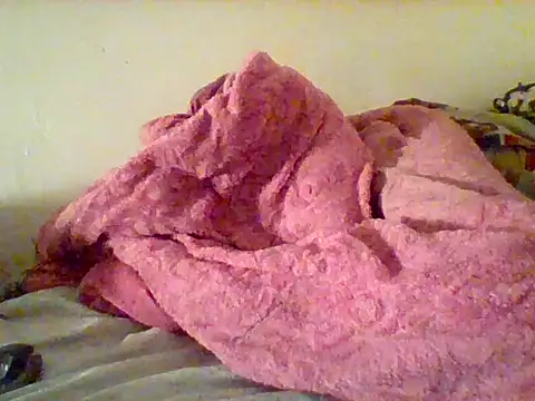wetquick22 stripchat live cam model