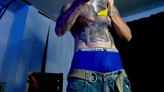 Adam_Hudsond stripchat live cam model