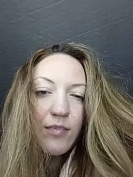 KattyLuuu stripchat live cam model