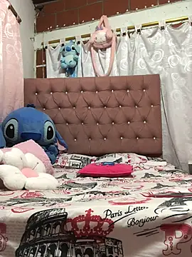 Rachellcooperrr stripchat live cam model