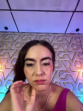 MelanyyJhonson15 stripchat live cam model