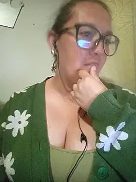 _Saraqueen-- stripchat live cam model