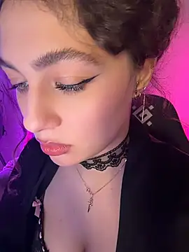 Your_insomniya stripchat live cam model