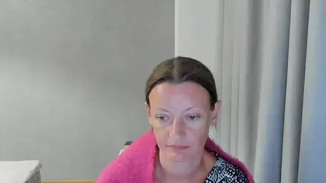 VelvetZara stripchat live cam model