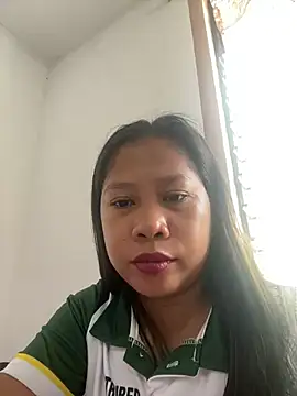 Pilipinalyn23 stripchat live cam model