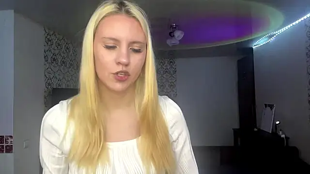 MildredGuckes stripchat live cam model