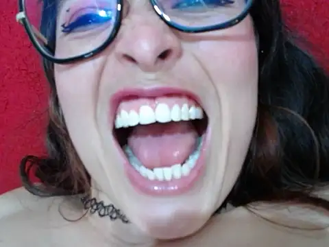 Alexandrasaenz stripchat live cam model