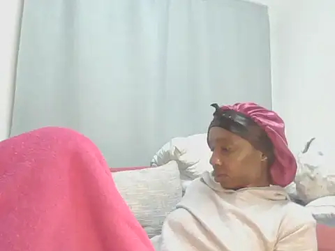 Sexxybella27 stripchat live cam model