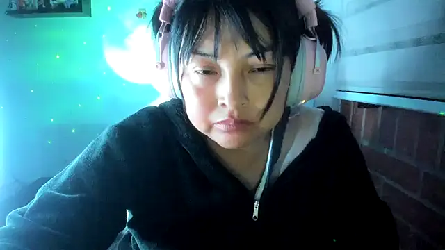 Shaddycute_ stripchat live cam model