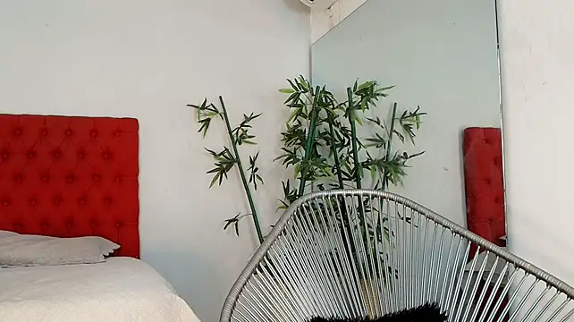 kayna_gomez stripchat live cam model