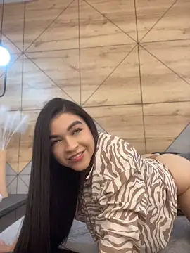 Maliiroouse stripchat live cam model