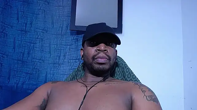 leandrohurtado69 stripchat live cam model