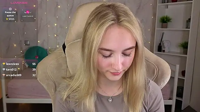 Shy_Polly stripchat live cam model