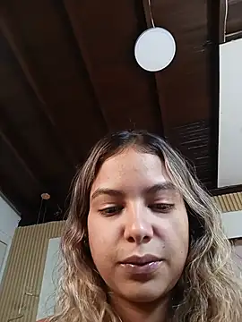 dulce_lyraa1 stripchat live cam model