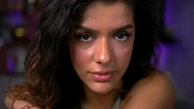 HiypnoEyess stripchat live cam model