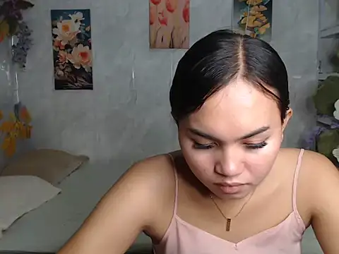 ur_asiankat stripchat live cam model