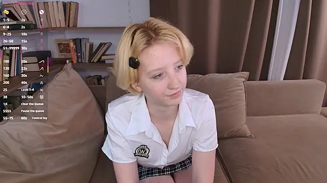 KelleCullison stripchat live cam model