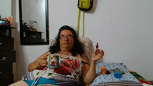 consentidamummy09 stripchat live cam model