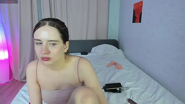 Comecloserrr stripchat live cam model