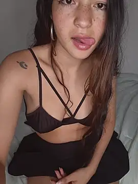 zoeisabel stripchat live cam model