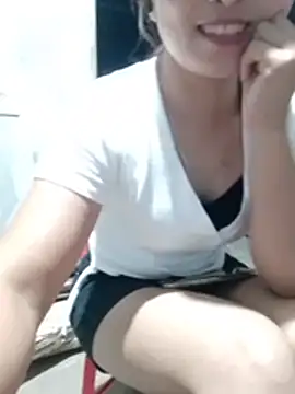NiRaRa1 stripchat live cam model