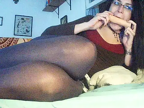 niveahssein stripchat live cam model