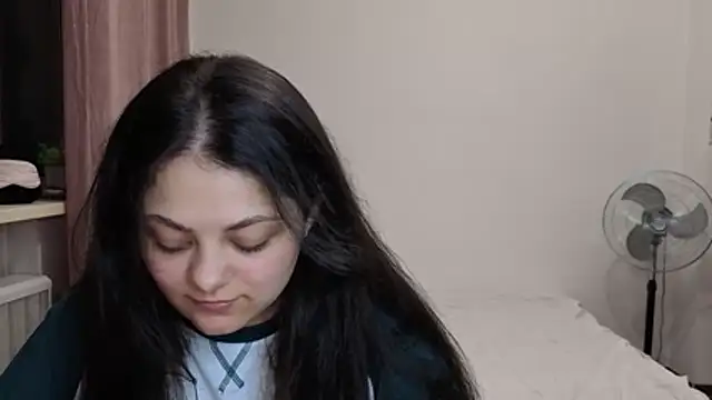 _Mikky_lil_ stripchat live cam model