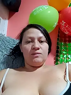 Nyla_velvet stripchat live cam model