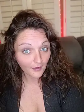 Harley428 stripchat live cam model