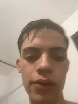 Latinos_2001 stripchat live cam model