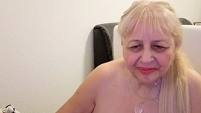 SusiLifeXXX stripchat live cam model