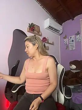 luna_desiree stripchat live cam model