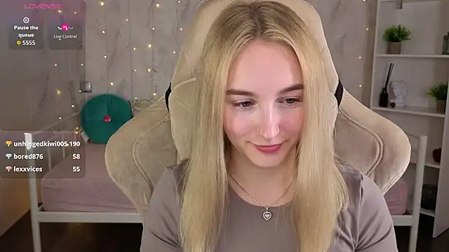 Shy_Polly stripchat live cam model