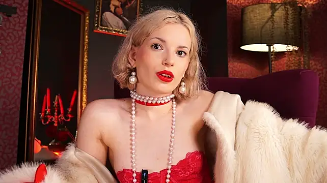 VinylKiss stripchat live cam model